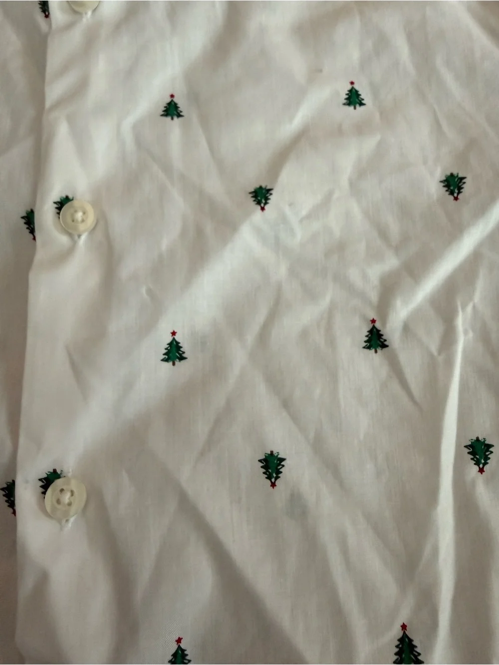 Boys size 8 Izod White Long-Sleeve Button Shirt with Green Christmas Tree Motif